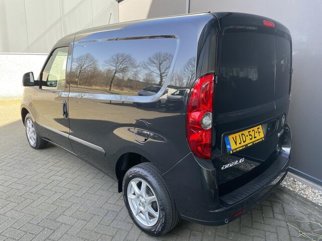 Fiat DOBLO Cargo 1.3 MJ L1H1 SX Cruise control - Zijschuifdeur rechts - tussenschot volledig - Lederen stuurwiel - Parkeersensoren achter - navigatie - radio - Airco