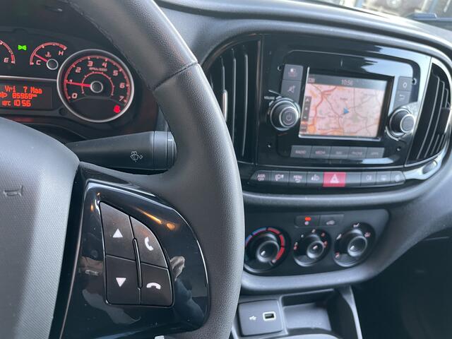Fiat DOBLO Cargo 1.3 MJ L1H1 SX Cruise control - Zijschuifdeur rechts - tussenschot volledig - Lederen stuurwiel - Parkeersensoren achter - navigatie - radio - Airco