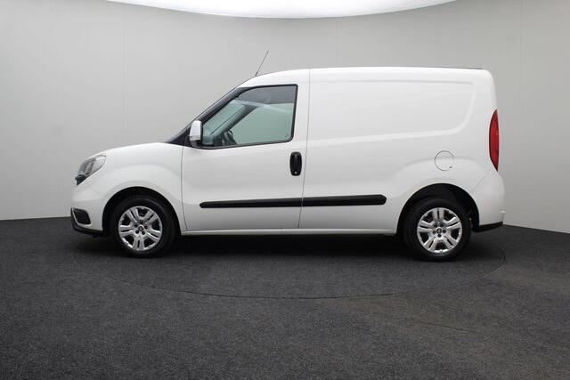 Fiat DOBLO Cargo 1.3 MJ L1H1 SX 2017 | Trekhaak | Navigatie | Spraakbediening | DAB Radio | Parkeersensoren | Stuurwiel Bediening | Nationale Autopas