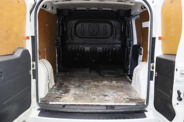 Fiat DOBLO Cargo 1.3 MJ L1H1 SX 2017 | Trekhaak | Navigatie | Spraakbediening | DAB Radio | Parkeersensoren | Stuurwiel Bediening | Nationale Autopas
