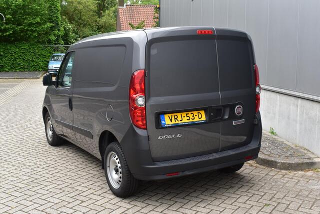 Fiat DOBLO Cargo 1.6 MJ L1H1 23.000KM NAP | Metallic grijs | Betimmerd | Airco | Garantie