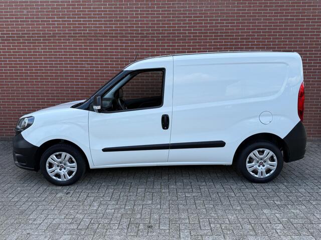 Fiat DOBLO 1.6 MJ L1H1 105PK 3-ZITS AIRCO NAV CRUISE BLUETOOTH TREKHAAK