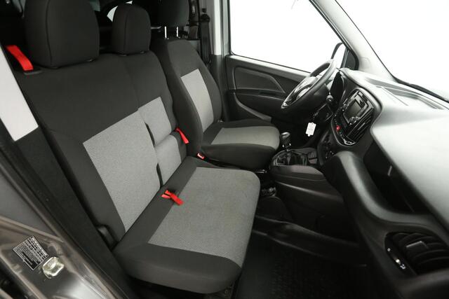 Fiat DOBLO 1.6 MJ L2H1 Maxi | MARGE! | Airco Camera Cruise Navi 3 Persoons Trekhaak Imperiaal PDC 17"LMV