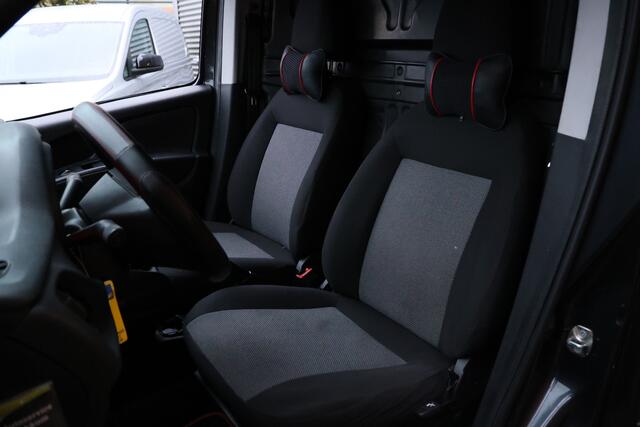 Fiat DOBLO Cargo 1.3 MJ L2H1 Maxi | CarPlay | Android Auto | Trekhaak | Airco | Sport velgen | MF Stuur | Nieuwe APK | NL Auto