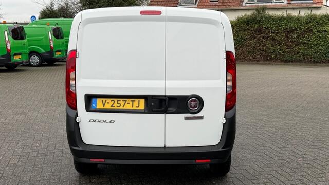 Fiat DOBLO 1.6 MJ 77KW 105PK EURO 6 3 ZITS BIJRIJDERSBANK/ AIRCO/ CRUISE CONTROL/ NAVIGATIE/ 100% DEALERONDERHOUDEN