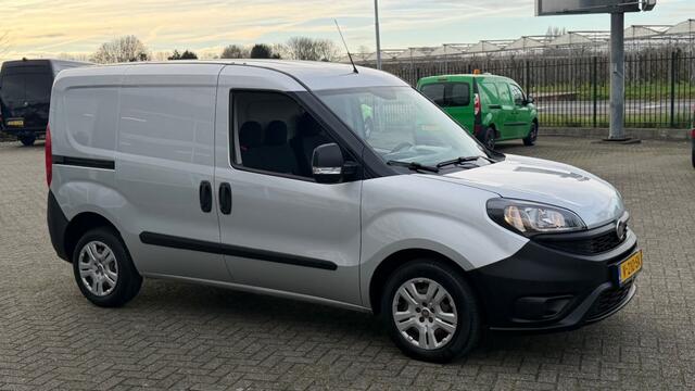 Fiat DOBLO 1.6 MJ 77KW 105PK MARGE AUTO 3 ZITS BIJRIJDERSBANK AIRCO/ NAVIGATIE/ CRUISE CONTROL