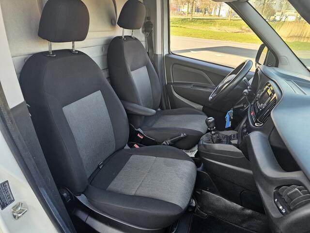 Fiat DOBLO Cargo 1.6 MJ L2H1 | Trekhaak | Navigatie | Inbraak beveiliging