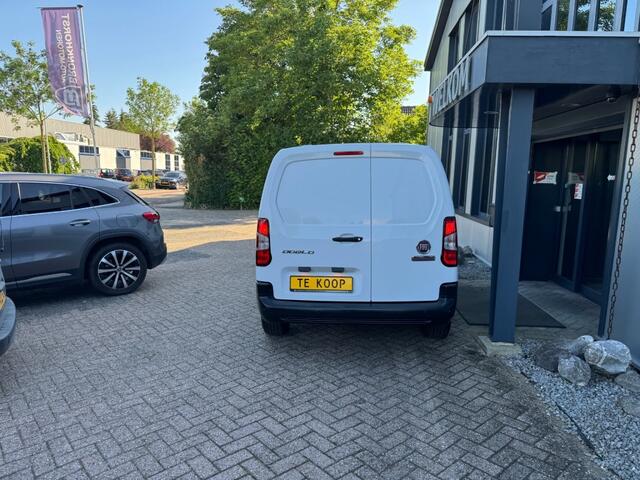 Fiat DOBLO L2 Lang 1.5 BlueHdi 102PK 3-pers, Navi, Cruisecntrl, PDC, NIEUWSTAAT!