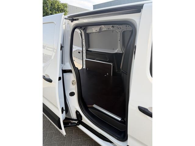 Fiat DOBLO 100pk L2 1000kg (Laadruimte betimmering - Camera - Airco - Navigatie - Parkeersensoren V+A - Digitale spiegel - Moduwork - Apple Carplay)