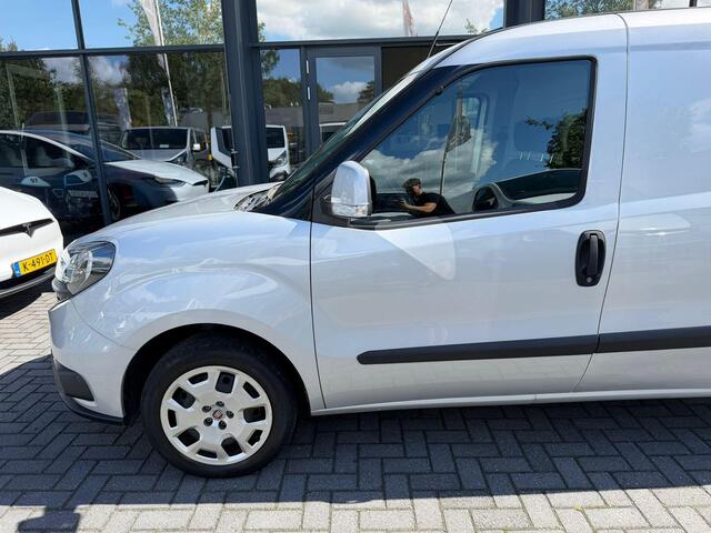 Fiat DOBLO Cargo 1.4 95 Base SWB lichte schade l airco l cruise l benzine l 25dkm l MARGE