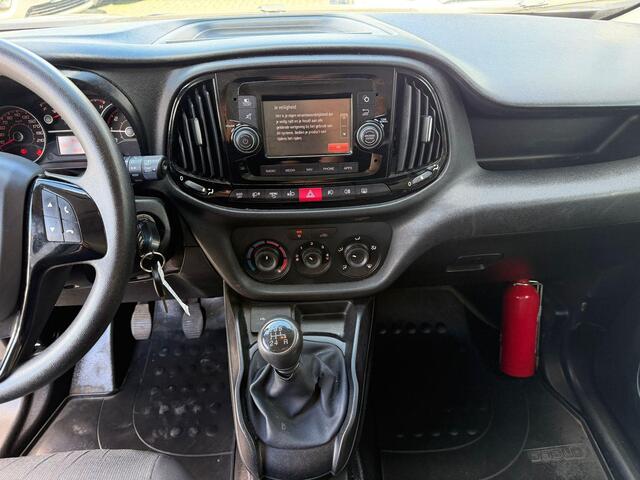 Fiat DOBLO Cargo 1.4 95 Base SWB lichte schade l airco l cruise l benzine l 25dkm l MARGE