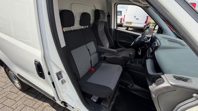 Fiat DOBLO 1.6 MJ 77KW 105PK EURO 6 3 ZITS BIJRIJDERSBANK/ AIRCO/ CRUISE CONTROL/ ORIGINEEL AUDIO/ 100% DEALERONDERHOUDEN