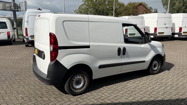 Fiat DOBLO 1.6 MJ 77KW 105PK EURO 6 3 ZITS BIJRIJDERSBANK/ AIRCO/ CRUISE CONTROL/ ORIGINEEL AUDIO/ 100% DEALERONDERHOUDEN
