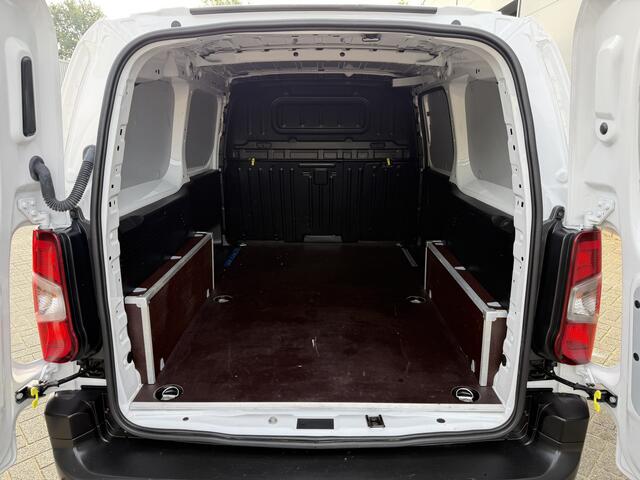Fiat DOBLO 100pk L2 1000kg (Laadruimte betimmering - Camera - Airco - Navigatie - Parkeersensoren V+A - Digitale spiegel - Moduwork - Apple Carplay)