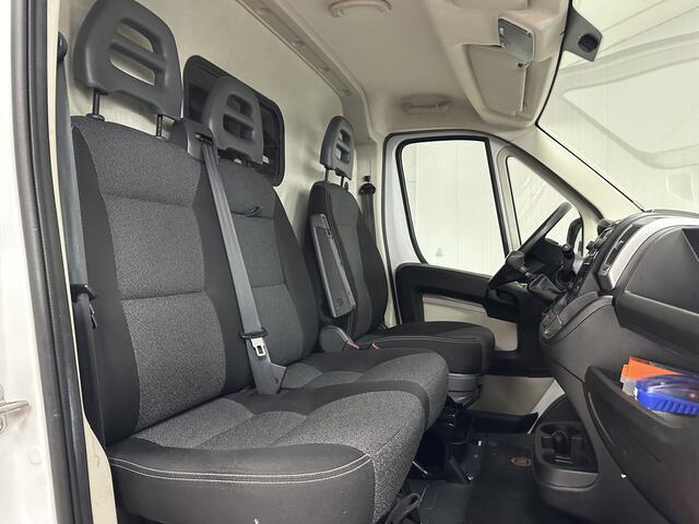 Fiat DUCATO 30 2.0 MultiJet L1H1/ 3-Zitplaatsen voor!/ Zij-Schuifdeur rechts/ Imperiaal/ Trekhaak/ Navi/ Clima/ Cruise/ Elek. pakket/ Bluetooth/ Armsteun/ Multi. LEDER. Stuur.