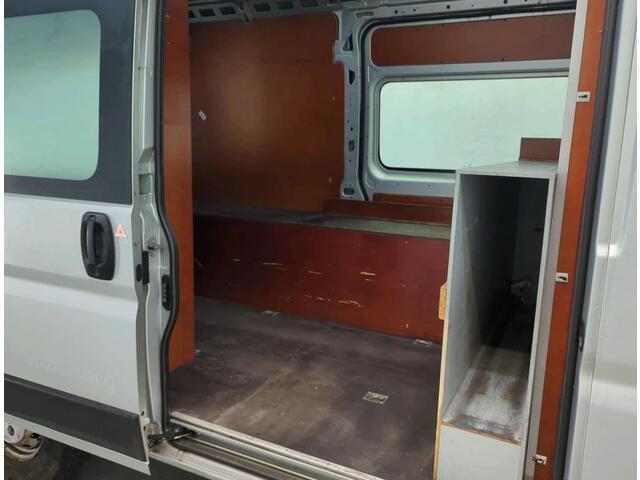 Fiat DUCATO 35T 2.3D 131PK Automaat L2H2 / 2xSchuifdeur+Raam / * Ideaal voor Camper-bouw * Airco-ecc./ Luxury-pakket , audio-navigatie , bluetooth, cruise control, multimedia-voorbereiding