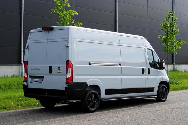 Fiat DUCATO 35 2.2 MultiJet L3H2 180 pk |Nieuwstaat |Grijs |3500 KG |Digitaal dashboard |Groot scherm |Navi |Cruise |Climate |Achteruitrijcamera |Parkeersensoren