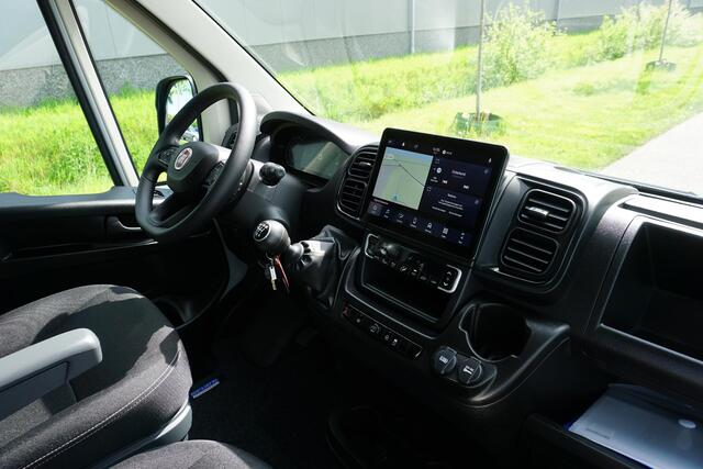 Fiat DUCATO 35 2.2 MultiJet L3H2 180 pk |Nieuwstaat |Grijs |3500 KG |Digitaal dashboard |Groot scherm |Navi |Cruise |Climate |Achteruitrijcamera |Parkeersensoren