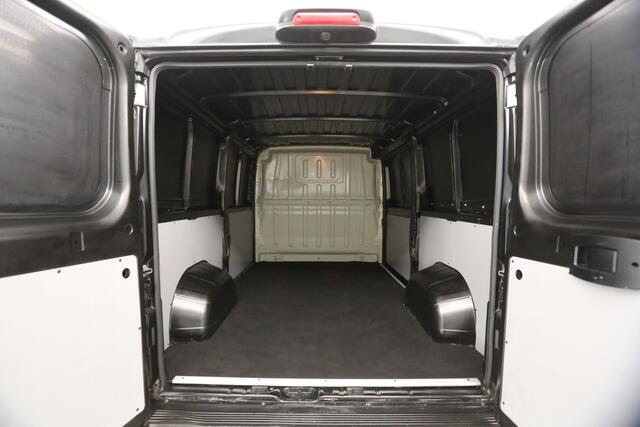 Fiat DUCATO 2.3 MultiJet L2H1 Airco Cruise Camera Trekhaak Navigatie PDC 3 Persoons 15"LMV Elektrpakket