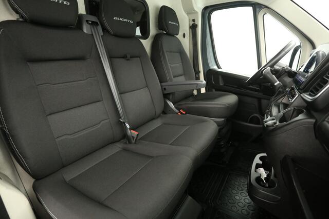 Fiat DUCATO 33 2.2 MultiJet L3H2 161PK Automaat Airco Camera Carplay Navigatie 3 Persoons Trekhaak
