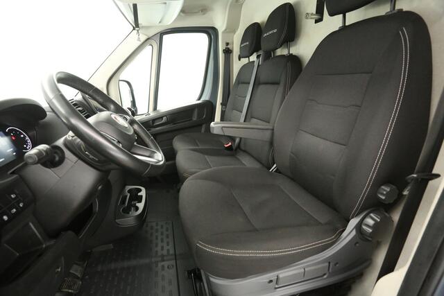 Fiat DUCATO 35H HD 2.2 MultiJet 180PK L4H2 3000kg Trekgew. | Airco | Carplay | 3 Persoons | Camera | Trekhaak | 3 Persoons | Cruise