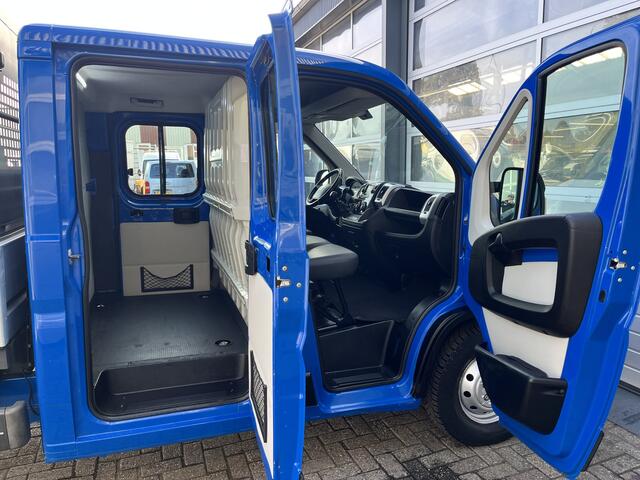 Fiat DUCATO 35H 2.3 MultiJet L3 Airco Trekhaak 3000kg trekgewicht Stuurwielbediening Telefoonverbinding open laadbak Pick-up 3-Persoons p-up Bakwagen Euro 6 Bpm vrij voor particulier gebruik! 1e eigenaar