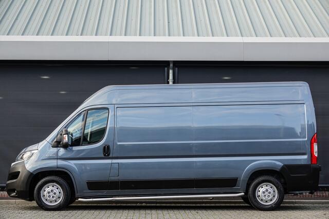 Fiat DUCATO L3H2 2.3 MultiJet 131Pk | 33 | Stoel-Bank | Achteruitrijcamera | Trekhaak | Sidebars | Slate Grey