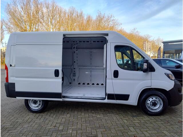 Fiat DUCATO L2H2 2.2 BlueHDI 180pk 3.5t HEAVY | BPM vrij | NAVI | Multimedia | Apple CarPlay | Android Auto | Achteruitrijcamera | Parkeersensoren achter | Dode hoek detectie | Digital cockpit | Stuurwielbediening | Inklapbare buitenspiegels | Bestuurdersstoel comfor