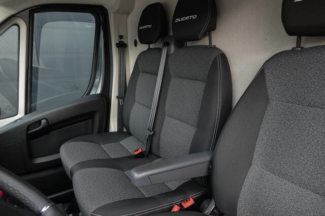 Fiat DUCATO L2H2 2.3MultiJet 140Pk Aut. | 33 | Stoel-Bank | Achteruitrijcamera | Trekhaak | 16''