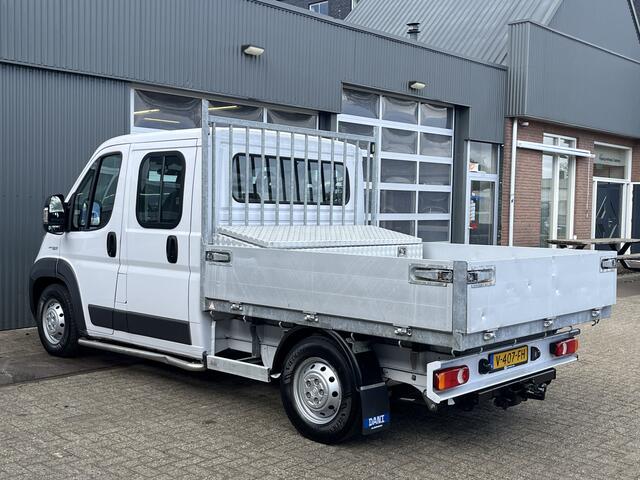 Fiat DUCATO 35H 2.3 MultiJet L2H1 DC Airco Trekhaak 3000kg trekgewicht Stuurwielbediening Gereedschapskist Telefoonverbinding open laadbak Pick-up 7-Persoons p-up Bakwagen Euro 6