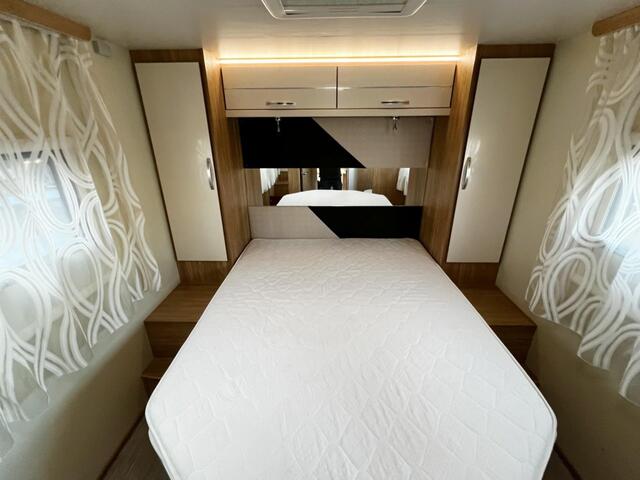 Fiat DUCATO Rimor Seal 69 Plus Queens bed, 5 gordelplekken