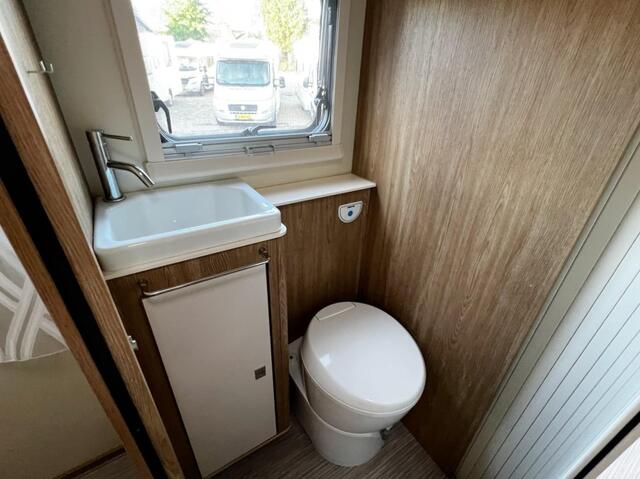 Fiat DUCATO Rimor Seal 69 Plus Queens bed, 5 gordelplekken