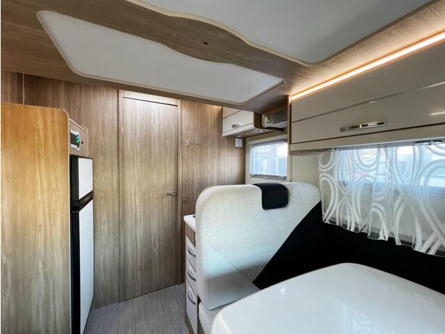 Fiat DUCATO Rimor Seal 69 Plus Queens bed, 5 gordelplekken