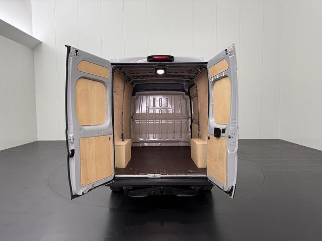 Fiat DUCATO 2.3JTD 120PK L2H2 Edizione | Navigatie | Camera | Trekhaak | Betimmering | 3-Zits
