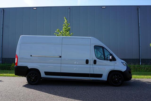 Fiat DUCATO 35H 2.3 MultiJet L3H2 in Topstaat |Grijs |160 pk |Volautomatische versnellingsbak |Camera |Cruise |Navi |Trekhaak |Climate control |1e eigenaar |3500 KG