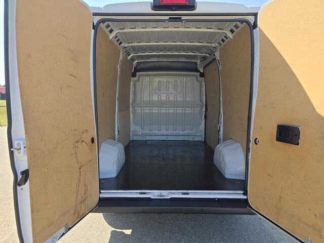 Fiat DUCATO 2.2 MultiJet 140 S&S L2H2 3.5t - Euro 6 - 140 Pk - Navi - ParkeerCamera - Airco - Cruise Control