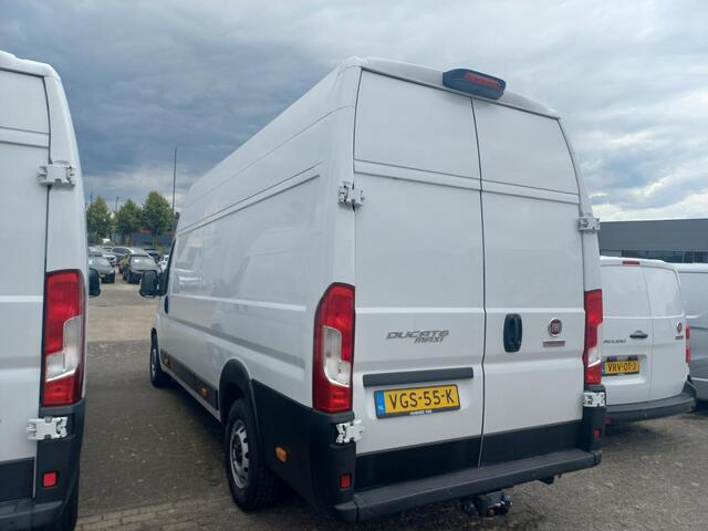 Fiat DUCATO 35 2.3 MultiJet L4H3 | Camera | Parkeersensoren | Trekhaak | Houten vloer in laadruimte