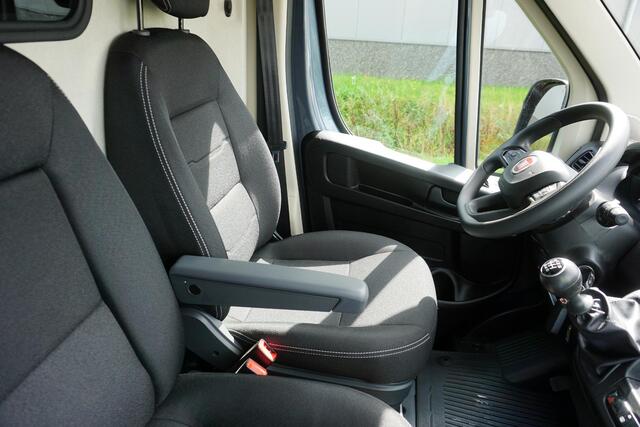 Fiat DUCATO 35 2.2 MultiJet L2H2 in Nieuwstaat |Trekhaak |Camera |Dode-hoek sensoren |Cruise |Carplay |Android auto |3500 KG |1e eigenaar |Climate control |EURO6 |140 pk |Mooie camperbasis