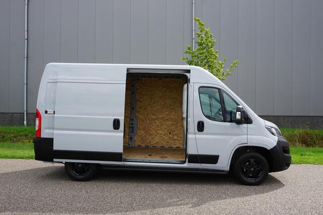 Fiat DUCATO 35 2.2 MultiJet L2H2 140 pk |1e eigenaar |Topstaat |Expeditie Grijs |Carplay |Android auto |Cruise |Climate control |Parkeersensoren |Betimmering