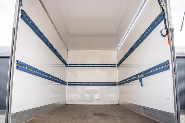 Fiat DUCATO 2,3 140PK | Bakwagen met laadklep | 3-Zits | LED | Cruise | Airco