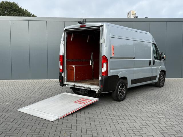 Fiat DUCATO 2.3 MultiJet 161 PK AUTOMAAT / L2H2 / DHOLLANDIA LAADKLEP / AFNEEMBARE 3 TONS TREKHAAK / CAMERA / CRUISE / ECC