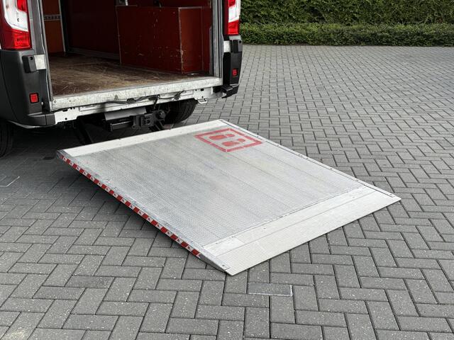 Fiat DUCATO 2.3 MultiJet 161 PK AUTOMAAT / L2H2 / DHOLLANDIA LAADKLEP / AFNEEMBARE 3 TONS TREKHAAK / CAMERA / CRUISE / ECC