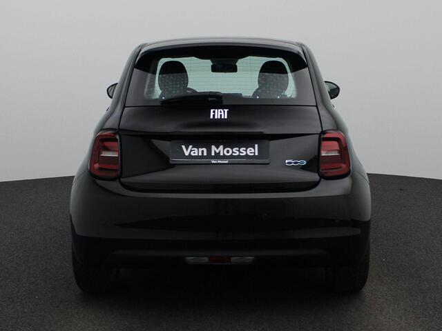 Fiat E-500 3+1 Icon 42 kWh | Navigatie | Apple & Android Carplay | Climate Control | LED verlichting | Automatische Verlichting & Regensensoren | Parkeersensoren & Camera | Lichtmetalen Velgen |