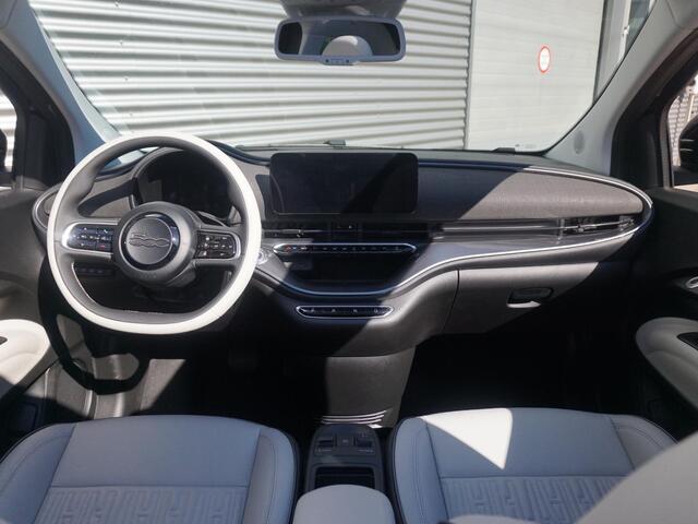 Fiat E-500 Cabrio La Prima 42 kWh | By Bocelli | Leder | 17" | Navi | Winter Pack |