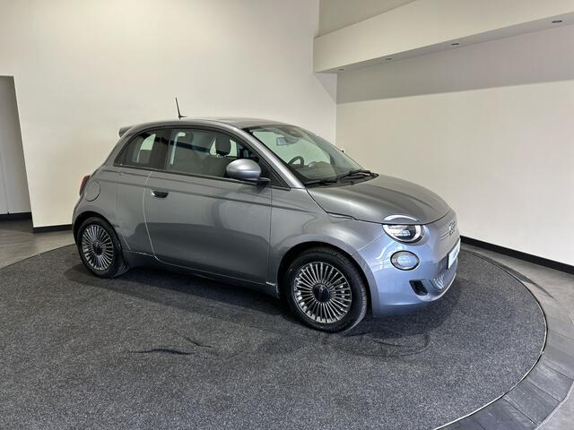 Fiat E-500 3+1 Icon 42 kWh | Rondom gebruikssporen diverse op voorraad Bel voor info! | Soh (batterijcheck) 95,69 %