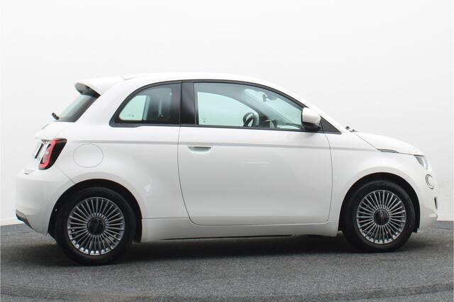 Fiat E-500 Icon 42 kWh Virtual Cockpit, Cruise, Apple Carplay, Lane Assist, Climate, DAB, LED, 16''