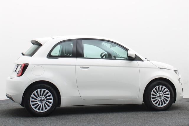 Fiat E-500 Icon 42 kWh Virtual Cockpit, Cruise, Apple Carplay, Lane Assist, Climate, DAB, LED, 16''