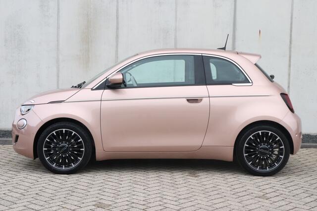 Fiat E-500 La Prima by Bocelli 42 kWh | Pano | JBL | Winter | Camera | 17"