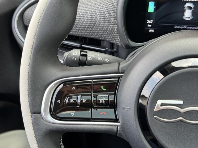 Fiat E-500 La Prima 42 kWh SOH 95% NAV PANO JBL ADAPT-CRUISE STOELVW CARPLAY LED