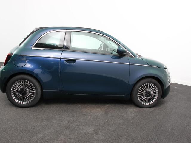 Fiat E-500 Berline 42 kWh Automaat Climate control Cruise control Achteruitrijcamera Led Navigatie Apple Carplay/ Android Auto Lichtmetalen velgen Stoelverwarming